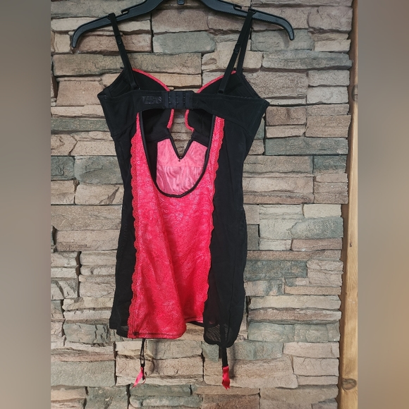 Red and Black Merrywidow - Picture 5 of 7